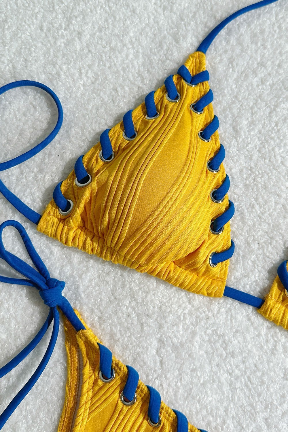 Bikini de dos piezas con cuerda trenzada colorida
