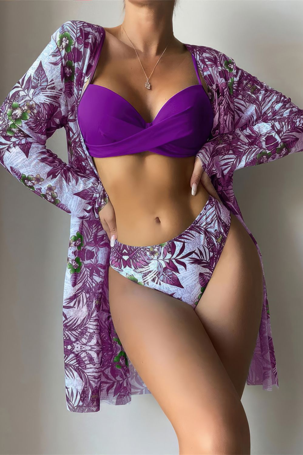 Purple-Floral-Print-Low-Waist-With-Cover-Up-Three-Pieces-Bikini-Set Imagen principal del producto