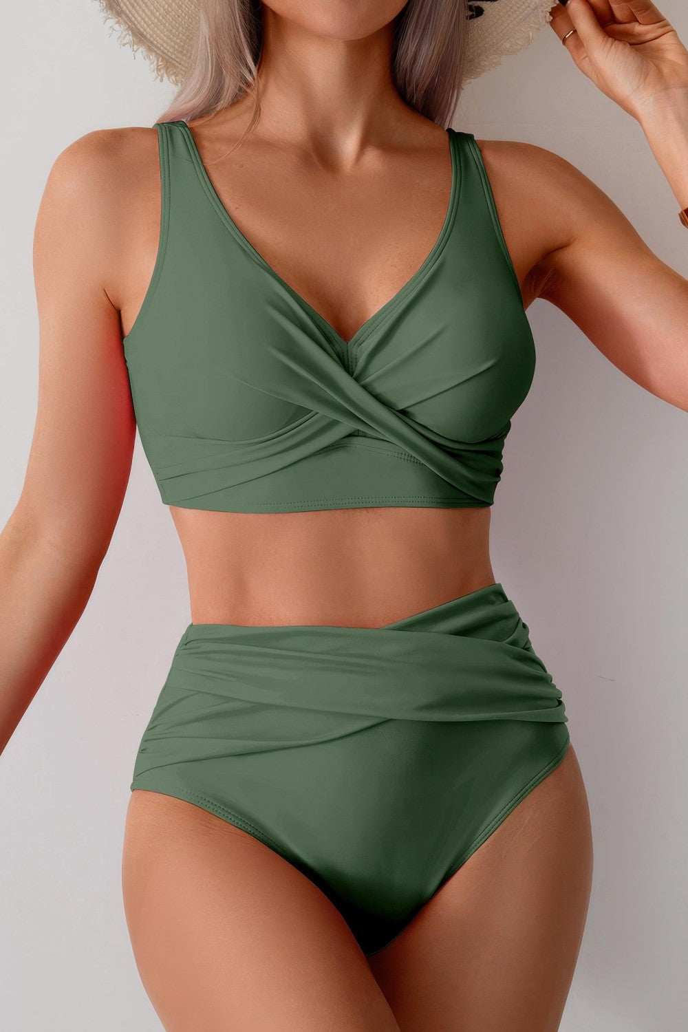 Traje de baño de dos piezas con push up cruzado y cintura alta fruncida sólida