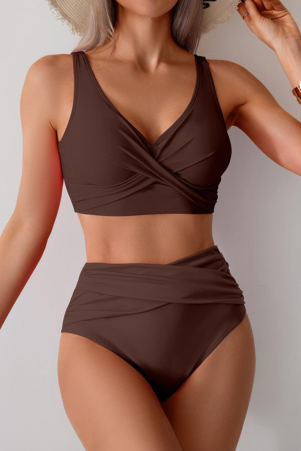 Traje de baño de dos piezas con push up cruzado y cintura alta fruncida sólida