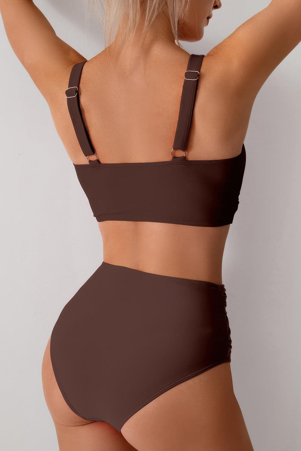 Traje de baño de dos piezas con push up cruzado y cintura alta fruncida sólida