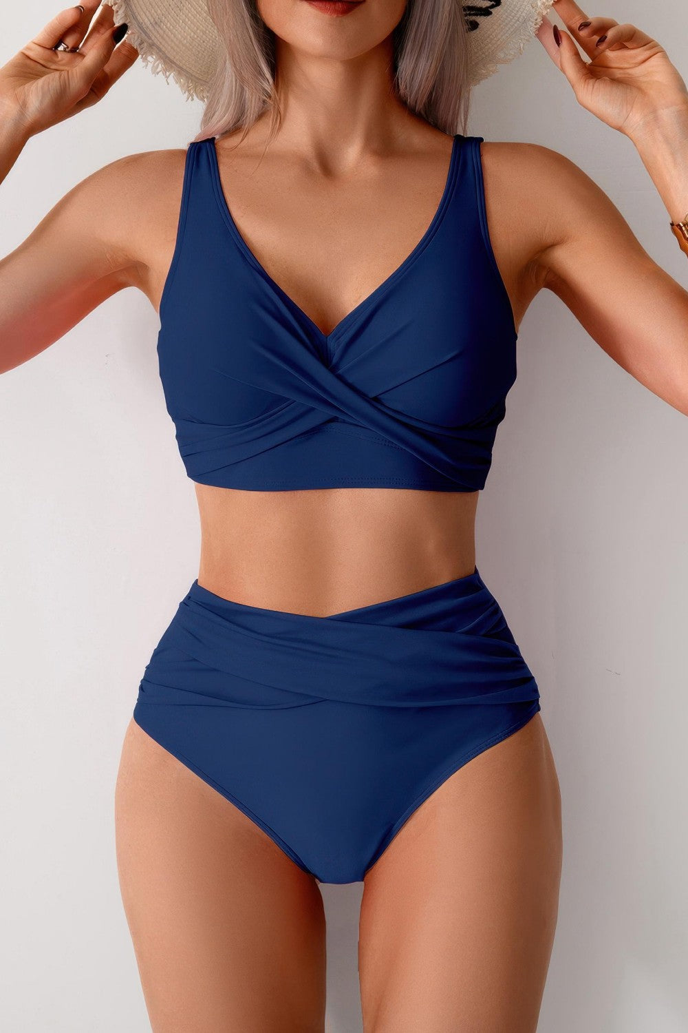 Traje de baño de dos piezas con push up cruzado y cintura alta fruncida sólida