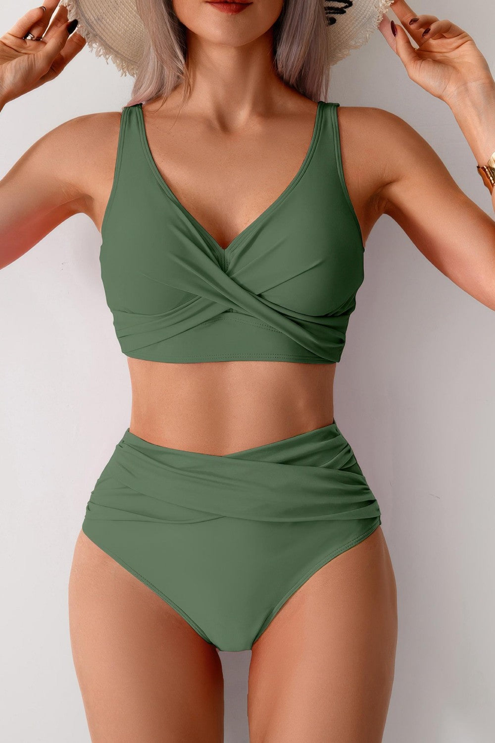 Traje de baño de dos piezas con push up cruzado y cintura alta fruncida sólida