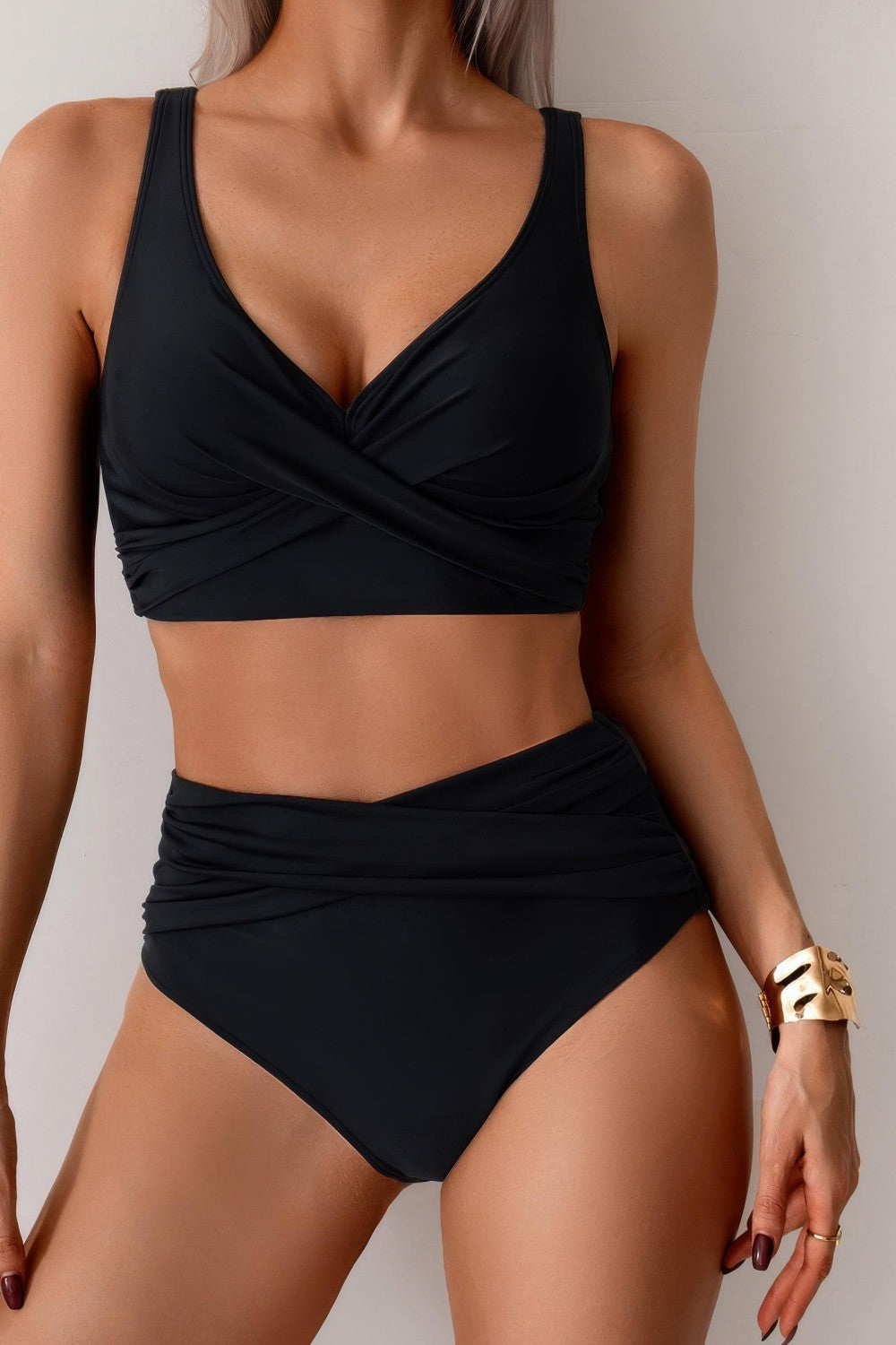 Traje de baño de dos piezas con push up cruzado y cintura alta fruncida sólida