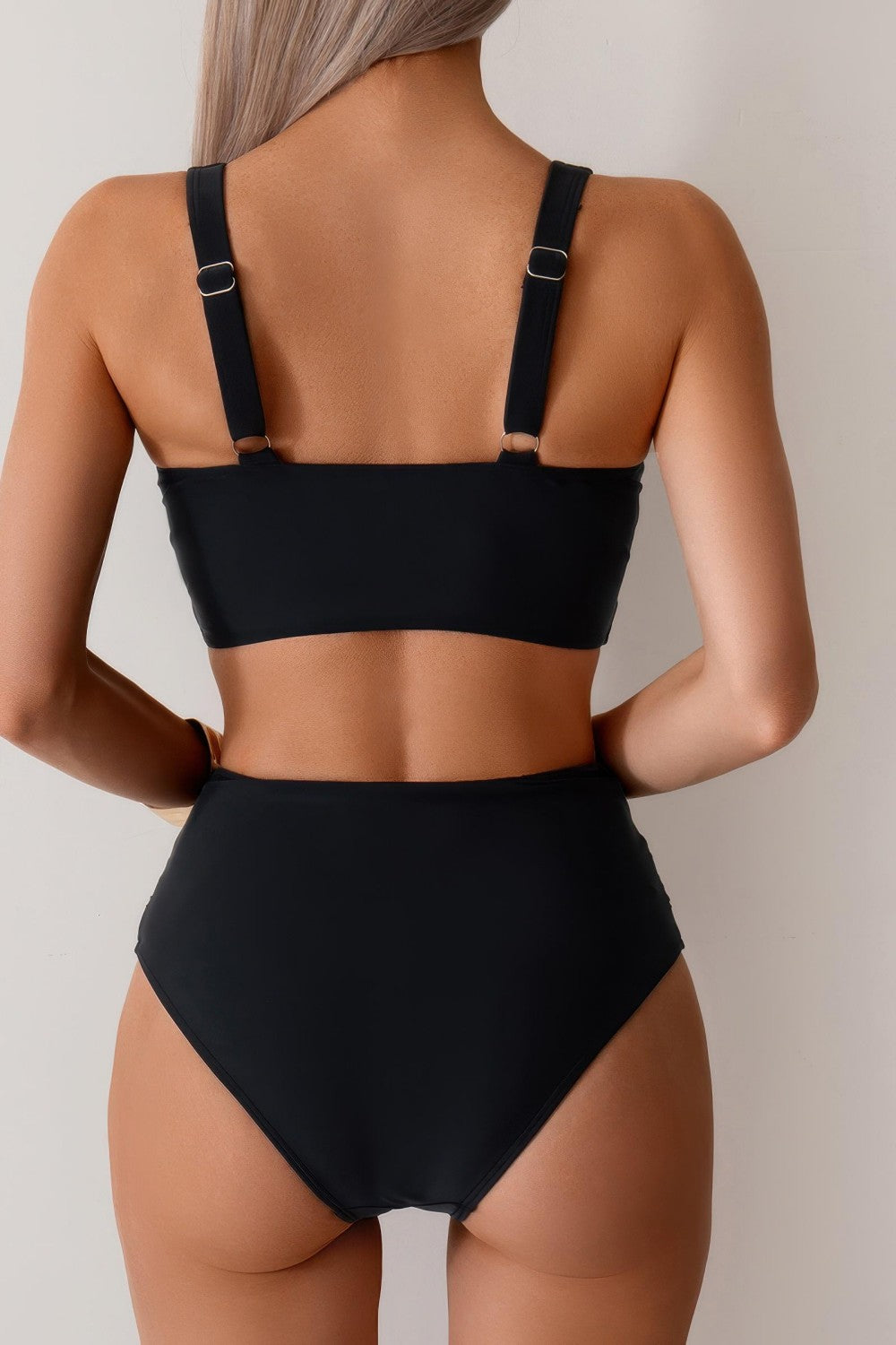 Traje de baño de dos piezas con push up cruzado y cintura alta fruncida sólida